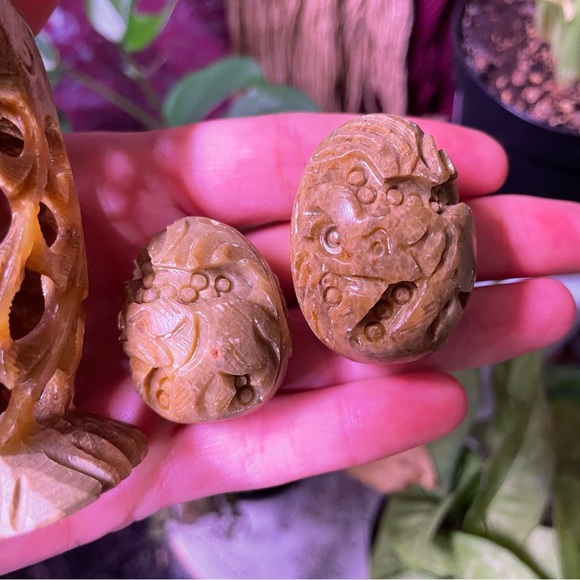 Red Steatite Carved Soapstone Stone owl and elephants. - Picture 3 of 6